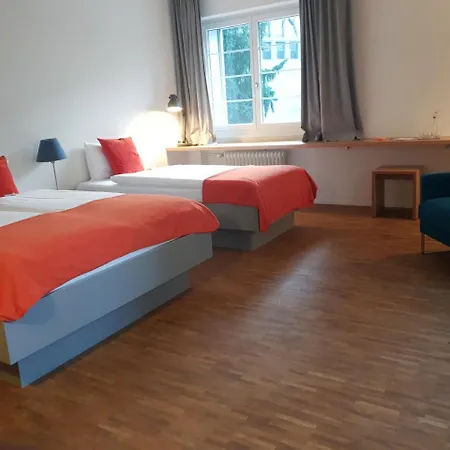 Josephine's - Women Only With Rooftop And Community Area Pensión 3*