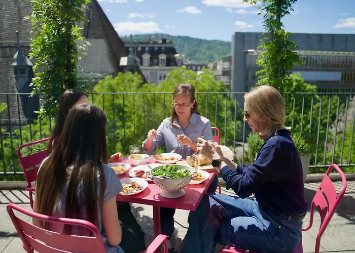 Josephine's - Women Only With Rooftop And Community Area Konukevi 3*