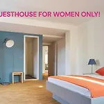 Josephine's - Women Only With Rooftop And Community Area Guest house 3*
