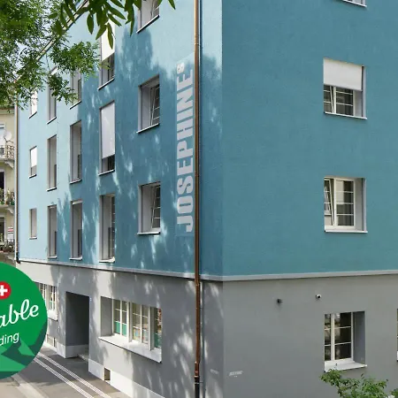 Josephine's - Women Only With Rooftop And Community Area