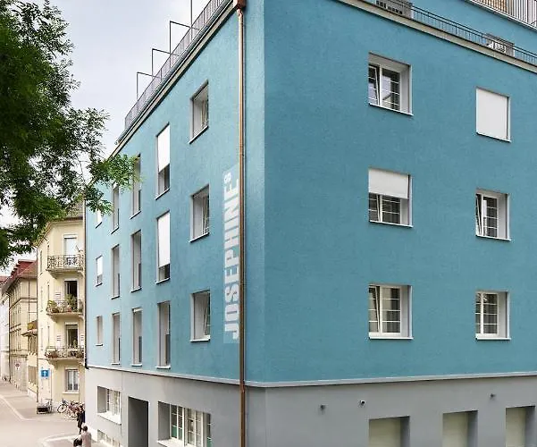 Josephine's - Women Only With Rooftop And Community Area 3*