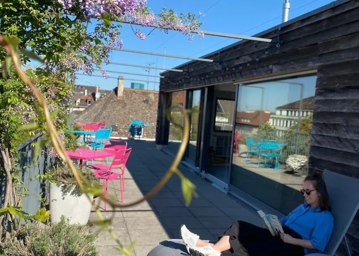 Josephine's - Women Only With Rooftop And Community Area Guest house