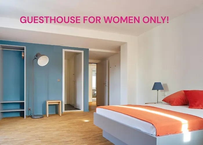 Josephine's - Women Only With Rooftop And Community Area Maison d'hôtes 3*