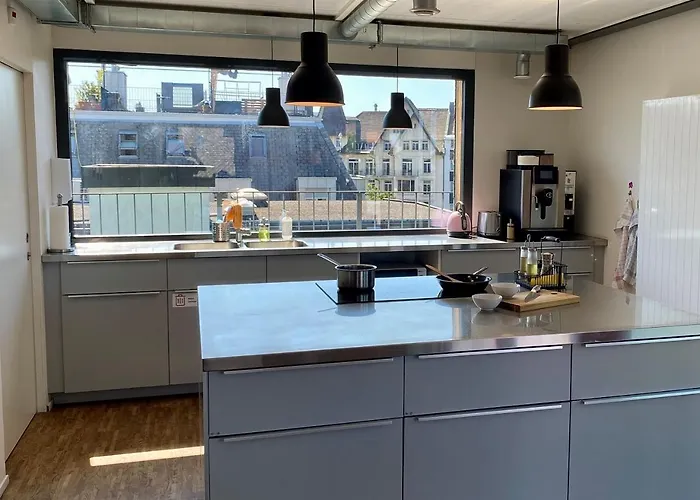 Josephine's - Women Only With Rooftop And Community Area Zurich