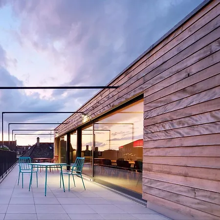 Josephine's - Women Only With Rooftop And Community Area