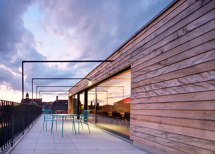 Josephine's - Women Only With Rooftop And Community Area