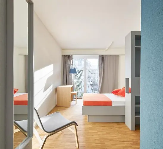 Josephine's - Women Only With Rooftop And Community Area