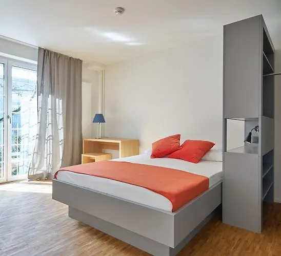 Josephine's - Women Only With Rooftop And Community Area