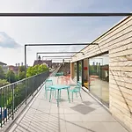 בית הארחה Josephine's - Women Only With Rooftop And Community Area 3*