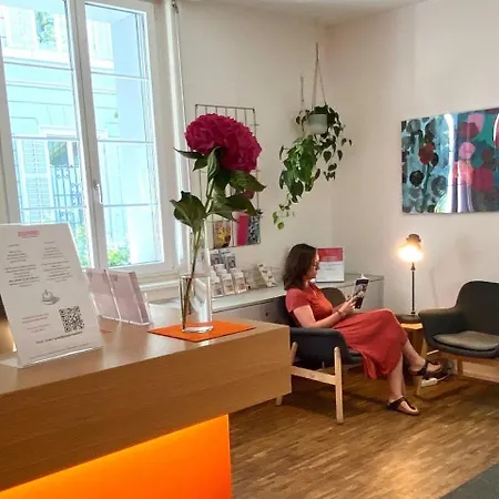 Josephine's - Women Only With Rooftop And Community Area 3* Zúrich